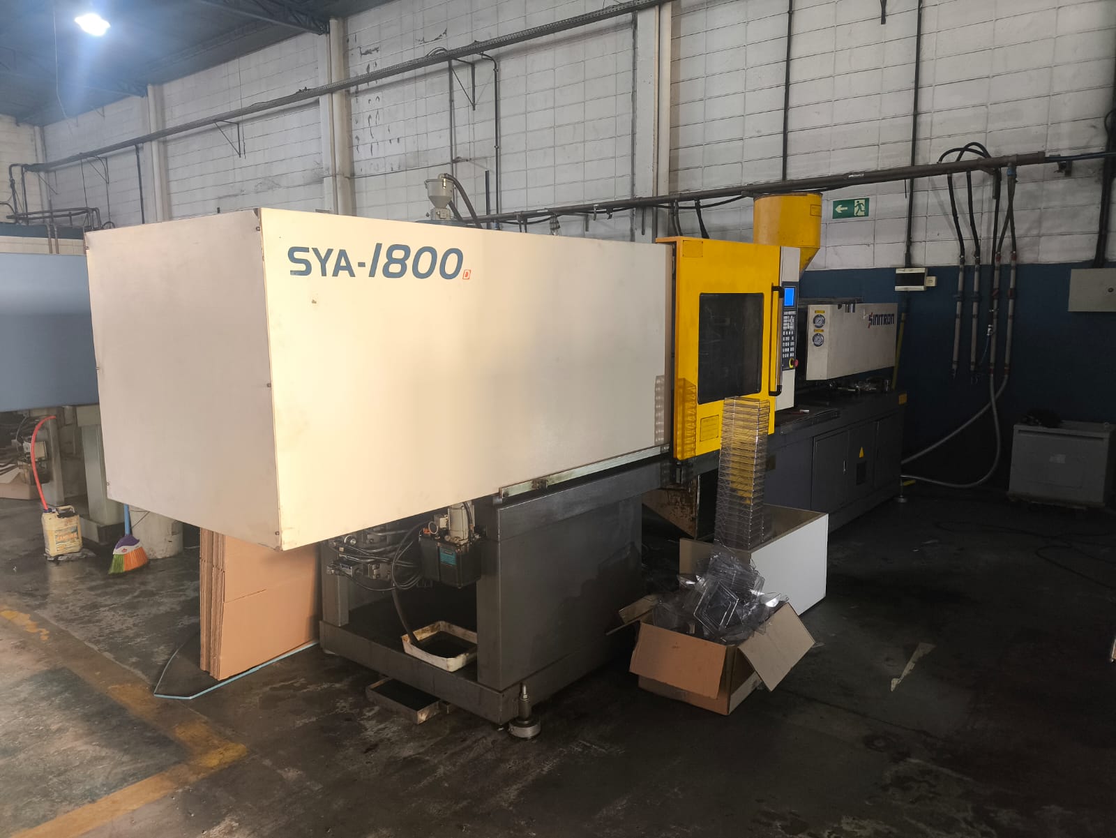 Injetora Sinitron 180